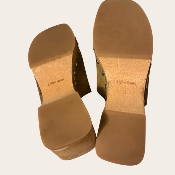 & other stories STUDDED SUEDE WOODEN CLOGS size 38 - Picture 9 of 9